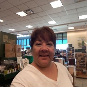 Meet your Posher, Stella